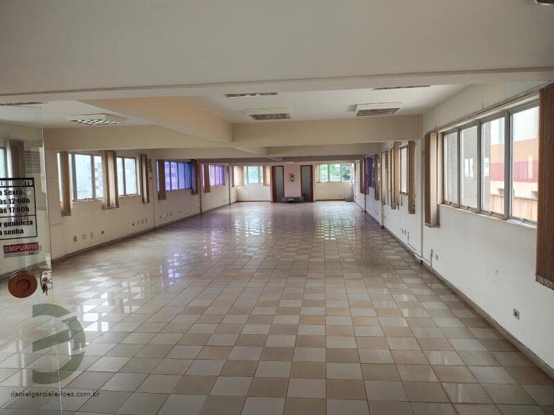 Foto 14 de 19: Comercial em leilão em Londrina - PR, bairro Centro — LOTE 004 Prédio Comercial