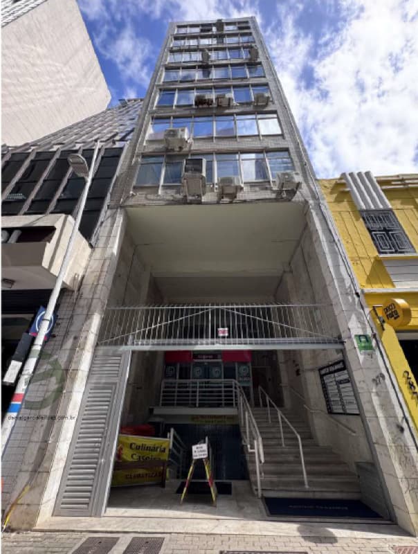 Comercial em leilão em Florianópolis - SC, bairro Centro — LOTE 002 Sala Comercial