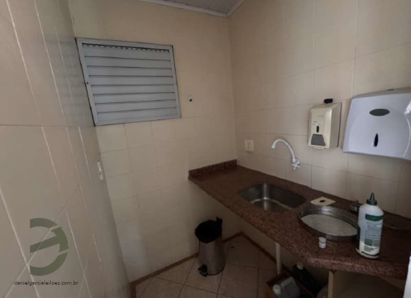Foto 5 de 6: Comercial em leilão em Joinville - SC, bairro Centro — LOTE 004 Sala Comercial