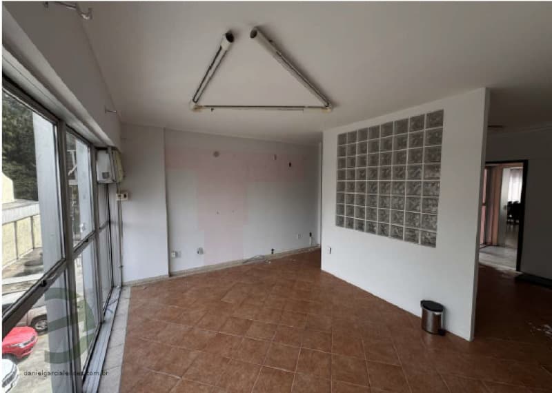 Foto 6 de 13: Comercial em leilão em Joinville - SC, bairro Centro — LOTE 005 Sala Comercial e Vaga de Garagem