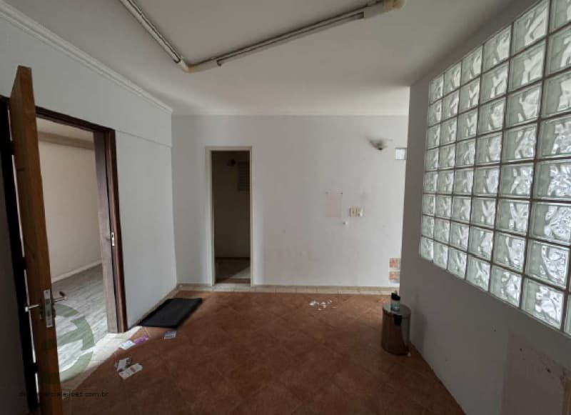 Foto 7 de 13: Comercial em leilão em Joinville - SC, bairro Centro — LOTE 005 Sala Comercial e Vaga de Garagem