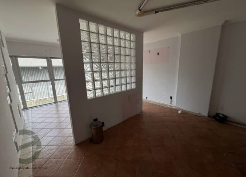 Foto 8 de 13: Comercial em leilão em Joinville - SC, bairro Centro — LOTE 005 Sala Comercial e Vaga de Garagem