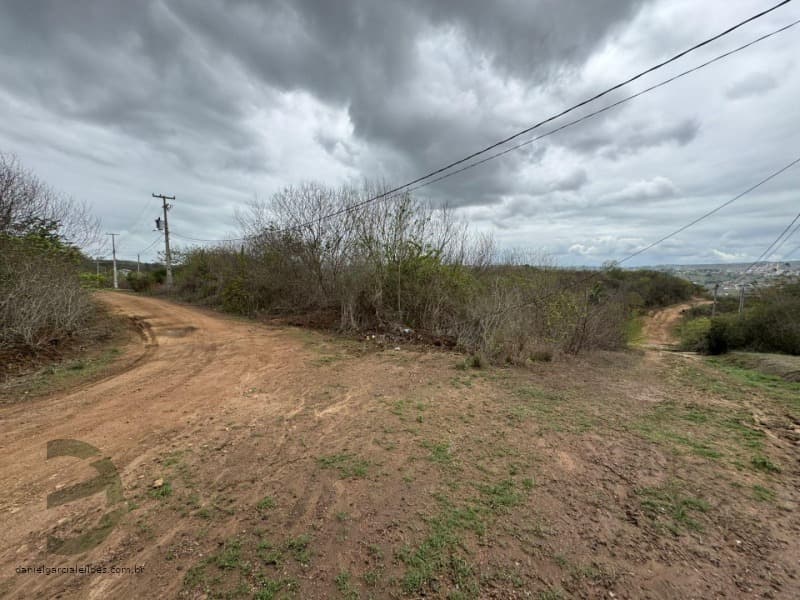 Foto 1 de 6: Terreno em leilão em Gravatá - PE, bairro Loteamento Serra do Maroto — LOTE 027 IMÓVEL
