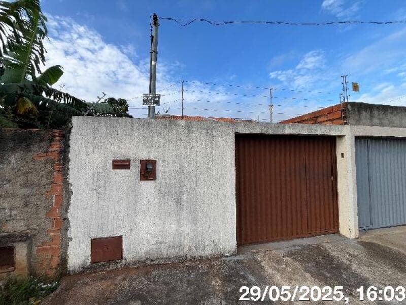 Casa em leilão em Goiania - GO — LOTE 060 Casa