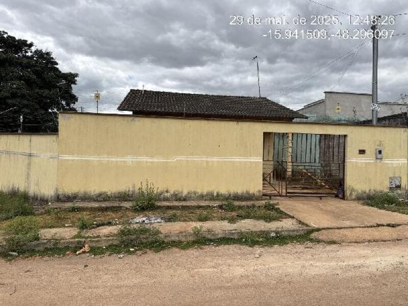 Casa em leilão em Santo Antônio Do Descoberto - GO — LOTE 098 Casa