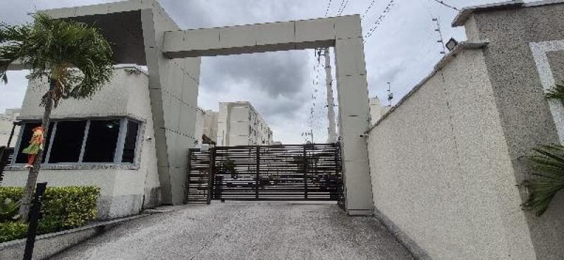 Apartamento em leilão em São Gonçalo - RJ — LOTE 303 Apartamento