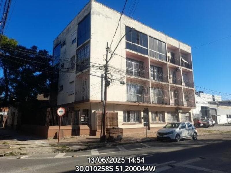 Apartamento em leilão em Porto Alegre - RS — LOTE 374 Apartamento