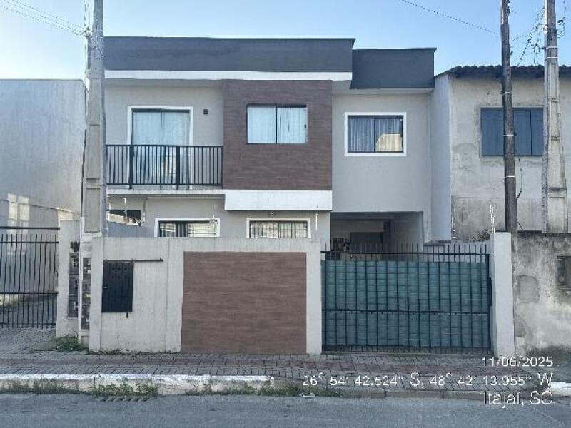 Casa em leilão em Itajaí - SC — LOTE 385 Casa