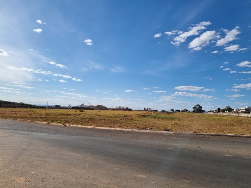 Foto 3 de 4: Terreno em leilão em São Luís De Montes Belos - GO — LOTE 005 Terreno urbano com ou sem benfeitorias