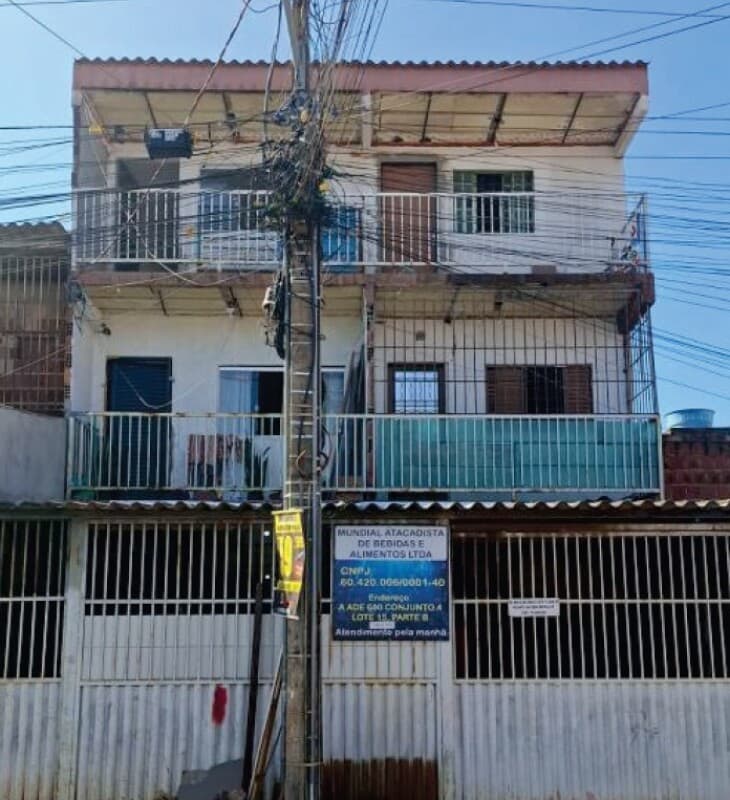 Foto 2 de 3: Terreno em leilão em Recanto Das Emas - DF — LOTE 005 Terreno Urbano Com Benfeitoria