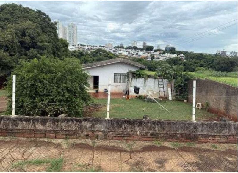 Terreno em leilão em Maringá - PR — LOTE 001 Terreno urbano com ou sem benfeitoria