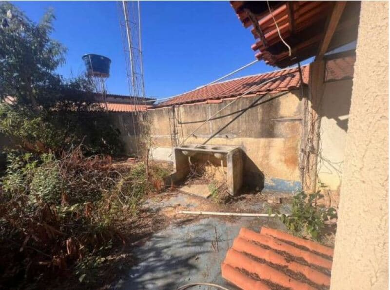 Foto 4 de 13: Terreno em leilão em Padre Bernardo - GO — LOTE 001 Terreno urbano com ou sem benfeitorias