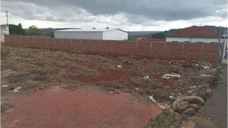 Foto 2 de 4: Terreno em leilão em Jataí - GO, bairro Centro — LOTE 002 Terreno urbano com ou sem benfeitoria