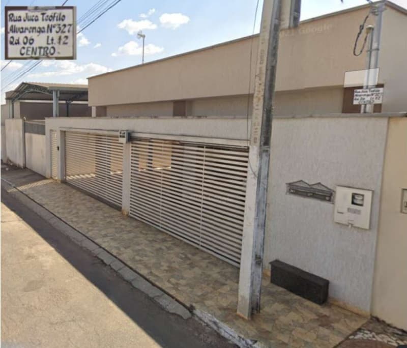 Foto 2 de 4: Terreno em leilão em Uruana - GO, bairro Centro — LOTE 001 Terreno urbano com ou sem benfeitorias