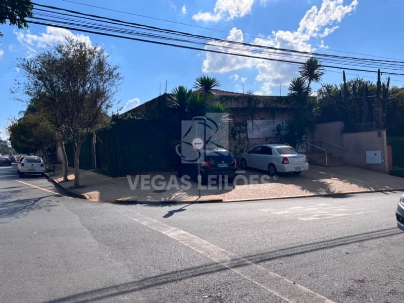 Foto 3 de 5: Casa em leilão em Ribeirão Preto - SP — LOTE 004 Casa Rua Conde Afonso Celso
