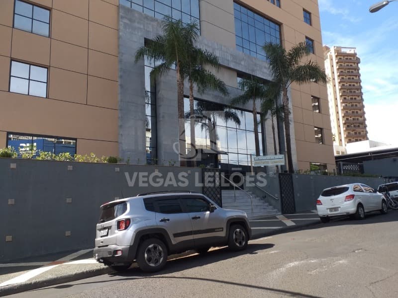 Foto 2 de 4: Comercial em leilão em Ribeirão Preto - SP, bairro Centro — LOTE 001 Sala comercial nº01 - 131,36m² de área privativa