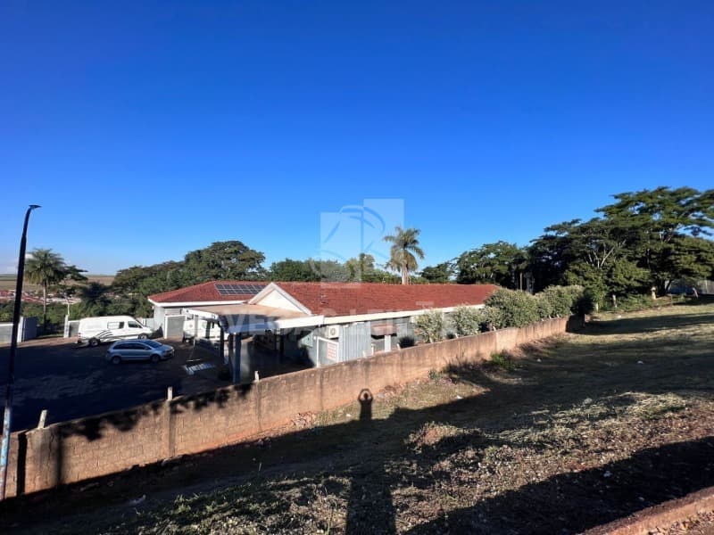 Foto 4 de 7: Terreno em leilão em Terra Roxa - SP — LOTE 001 Prédio utilizado como hospital do Município de Terra Roxa/SP