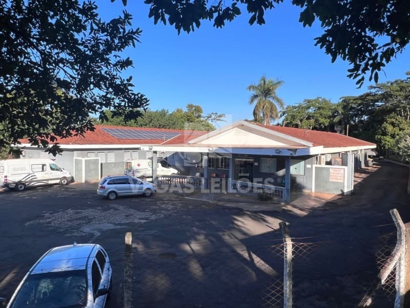 Foto 7 de 7: Terreno em leilão em Terra Roxa - SP — LOTE 001 Prédio utilizado como hospital do Município de Terra Roxa/SP