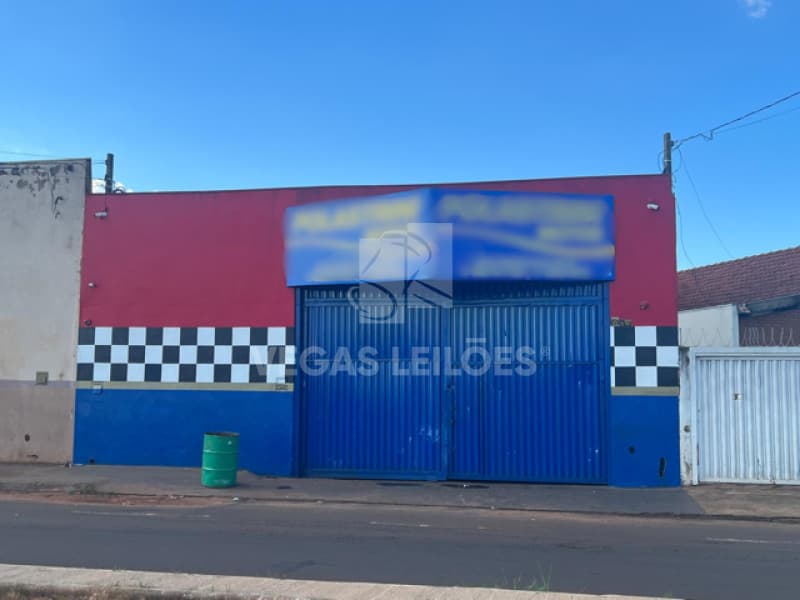 Foto 1 de 4: Comercial em leilão em Barretos - SP, bairro Los Angeles — LOTE 001 Prédio comercial em Barretos/SP