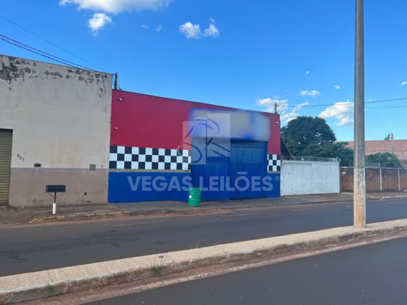 Foto 2 de 4: Comercial em leilão em Barretos - SP, bairro Los Angeles — LOTE 001 Prédio comercial em Barretos/SP