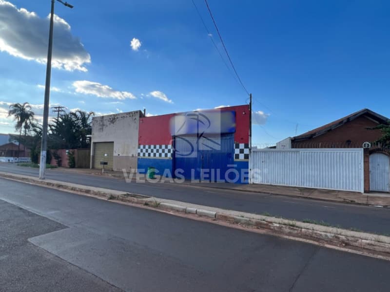 Foto 3 de 4: Comercial em leilão em Barretos - SP, bairro Los Angeles — LOTE 001 Prédio comercial em Barretos/SP