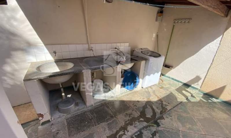 Foto 10 de 13: Casa em leilão em Barretos - SP, bairro Centro — LOTE 001 Casa Av.43, Barretos/SP