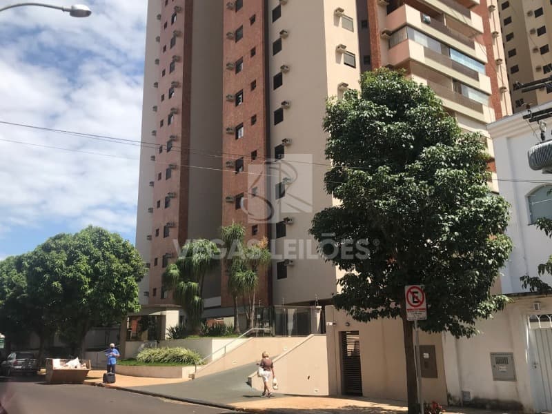 Foto 3 de 12: Apartamento em leilão em Ribeirão Preto - SP, bairro Jardim Irajá — LOTE 001 Apartamento Ed. Pennsylvania, Rib. Preto/SP