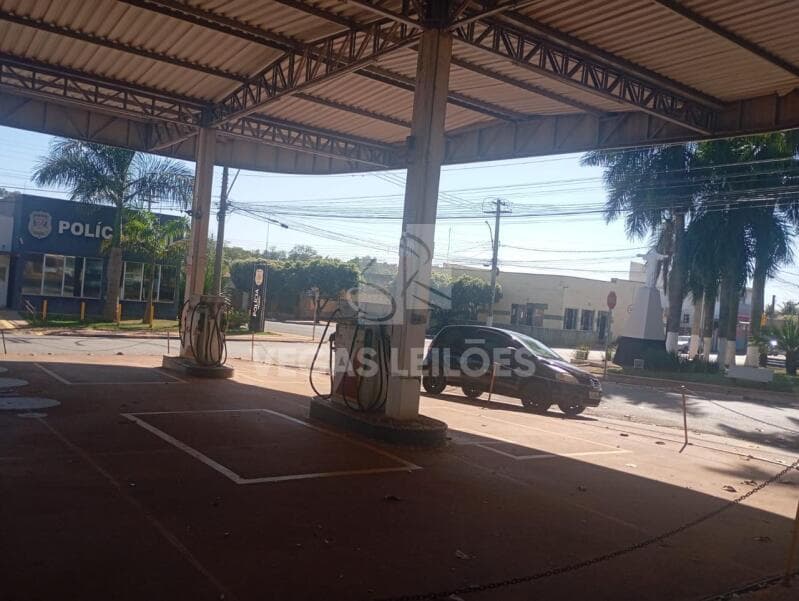 Foto 5 de 10: Comercial em leilão em Trabiju - SP, bairro Centro — LOTE 001 Prédio comercial em Trabijú/SP