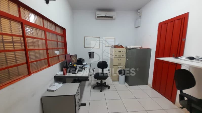 Foto 7 de 19: Comercial em leilão em Ribeirão Preto - SP, bairro Vila Brasil — LOTE 001 Galpão em Ribeirão Preto/SP
