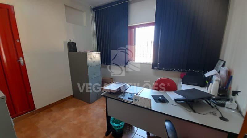 Foto 12 de 19: Comercial em leilão em Ribeirão Preto - SP, bairro Vila Brasil — LOTE 001 Galpão em Ribeirão Preto/SP