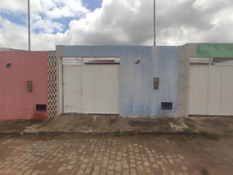 Casa em leilão em Iaçu - BA — LOTE 022 Casa