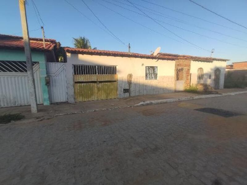 Casa em leilão em Iaçu - BA — LOTE 023 Casa