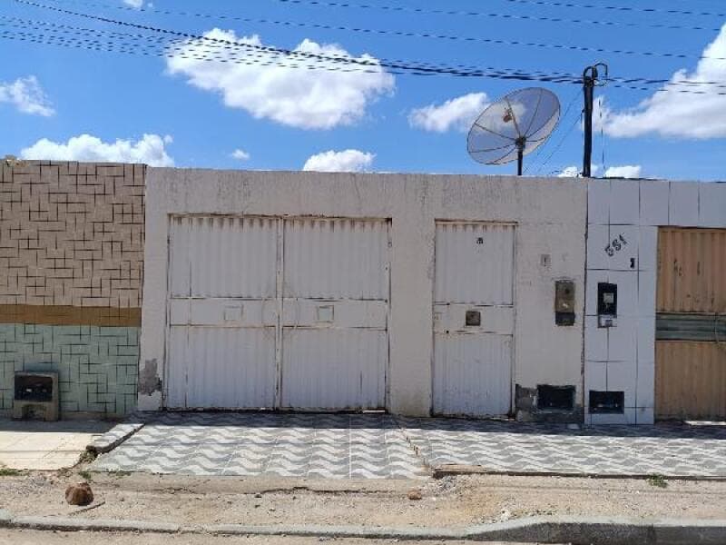 Casa em leilão em Juazeiro - BA — LOTE 024 Casa