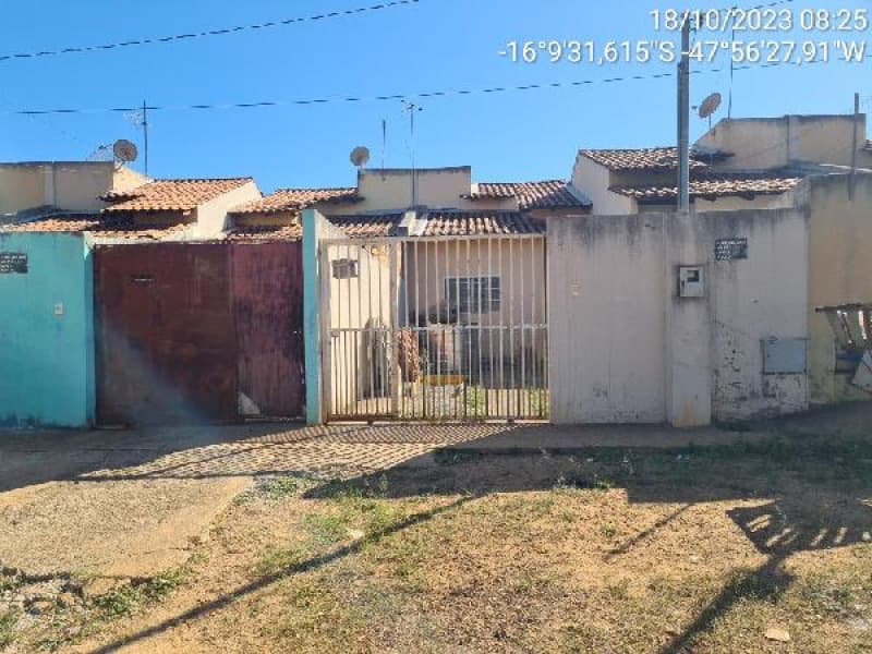 Casa em leilão em Luziânia - GO — LOTE 104 Casa