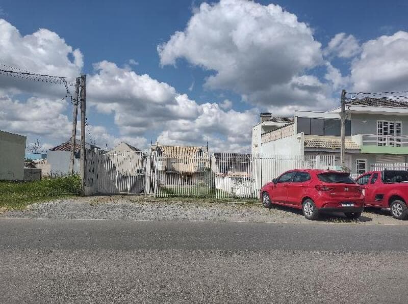 Casa em leilão em Curitiba - PR — LOTE 297 Casa