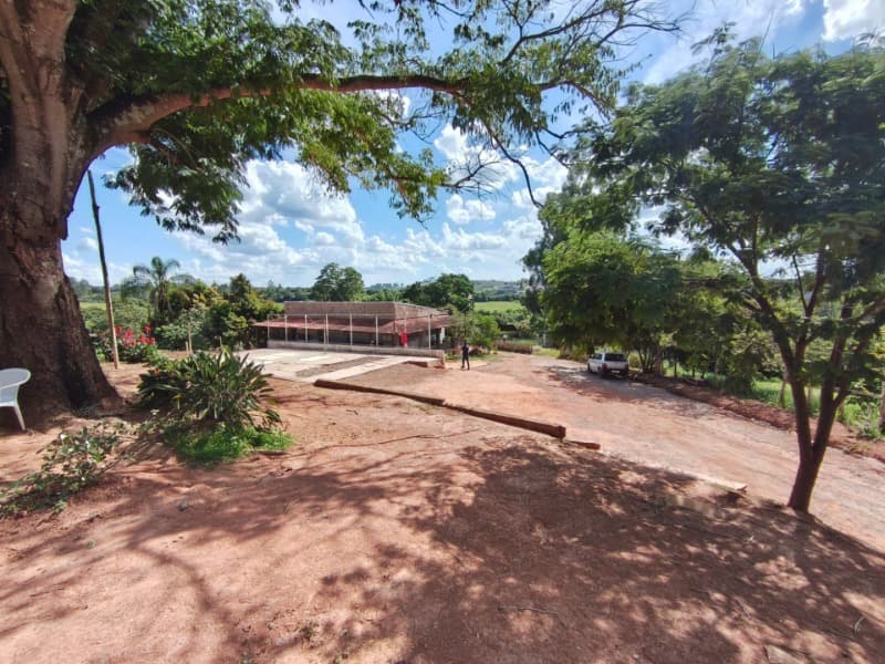 Area Rural em leilão em Três Corações - MG, bairro Espraiadinho — LOTE 001 Gleba de terras com 4,84 hectares - terreno de 48.400 m² e 150 m² de área construída - na z