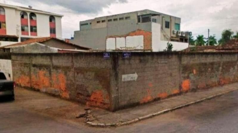 Terreno em leilão em Sete Lagoas - MG, bairro Centro — LOTE 014 Lotes de Terrenos com Área Total de 694,00 m² no Centro de Sete Lagoas/MG