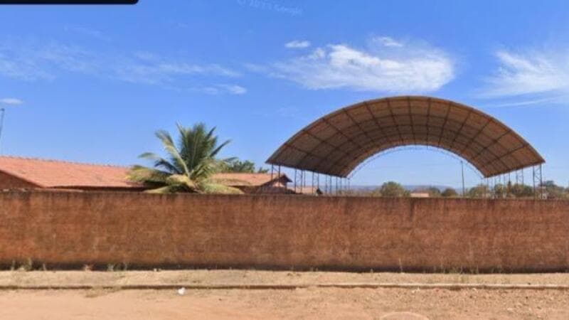 Terreno em leilão em Capitão Enéas - MG, bairro Santo Antônio — LOTE 004 Terreno Urbano com 9.025 m² e Edificações em Capitão Enéas/MG