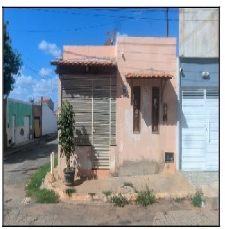 Casa em leilão em Irecê - BA, bairro Arnobio Batista — LOTE 016 Casa