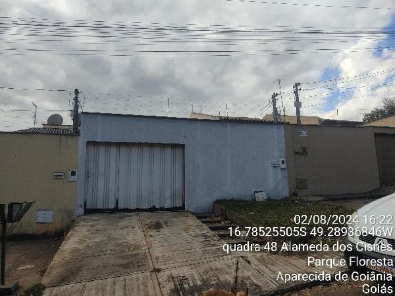 Casa em leilão em Aparecida De Goiânia - GO, bairro Parque Floresta — LOTE 053 Casa