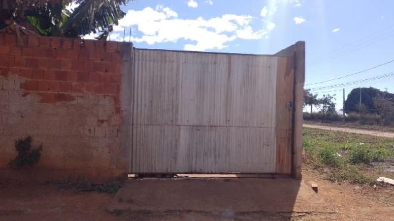 Casa em leilão em Padre Bernardo - GO — LOTE 077 Casa