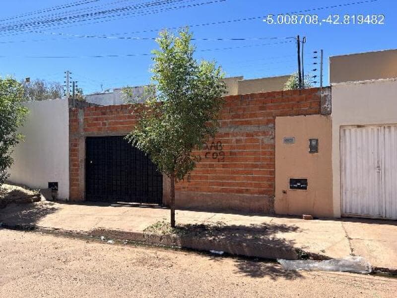 Casa em leilão em Teresina - PI, bairro Alegre — LOTE 217 Casa