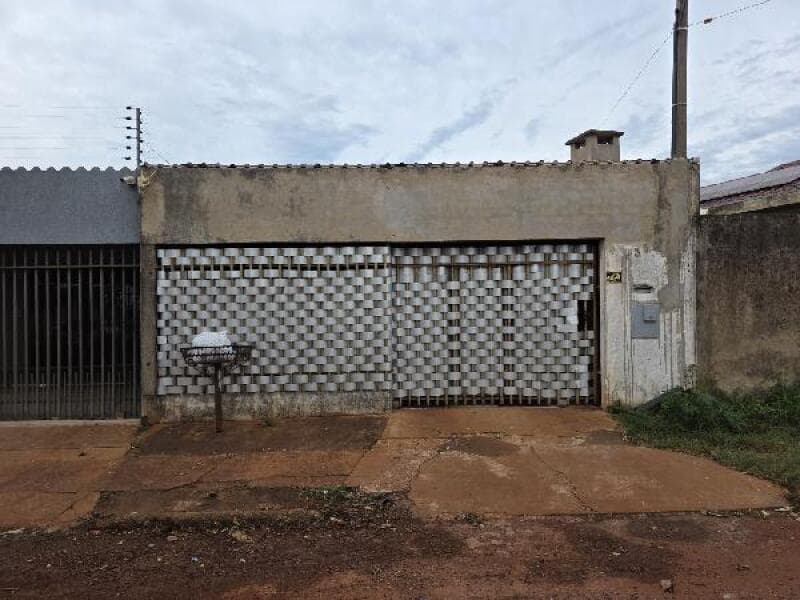 Casa em leilão em Foz Do Iguaçu - PR, bairro Tres Bandeiras — LOTE 255 Casa