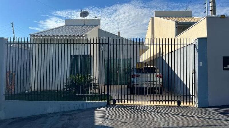 Casa em leilão em Maringá - PR — LOTE 262 Casa