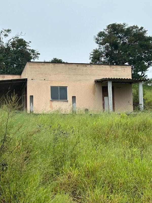 Casa em leilão em Carandaí - MG, bairro Ponte Chave — LOTE 108 CASA
