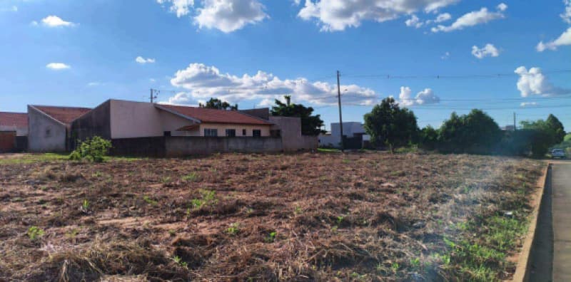 Foto 1 de 2: Terreno em leilão em Pérola - PR, bairro Bella Itália — LOTE 004 Lote urbano; Área de 245 m133