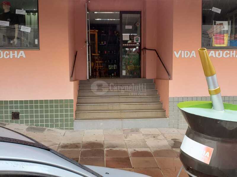 Foto 4 de 9: Comercial em leilão em Ijuí - RS — LOTE 001 - DIREITOS E AÇÕES - LOJA COMERCIAL, constituída de sala comercial, um banheiro e uma despe