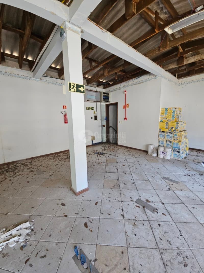 Foto 11 de 63: Comercial em leilão em Porto Alegre - RS, bairro Higienópolis — LOTE 001 Prédio na Rua Luzitana, 933, Higienópolis, Porto Alegre/RS