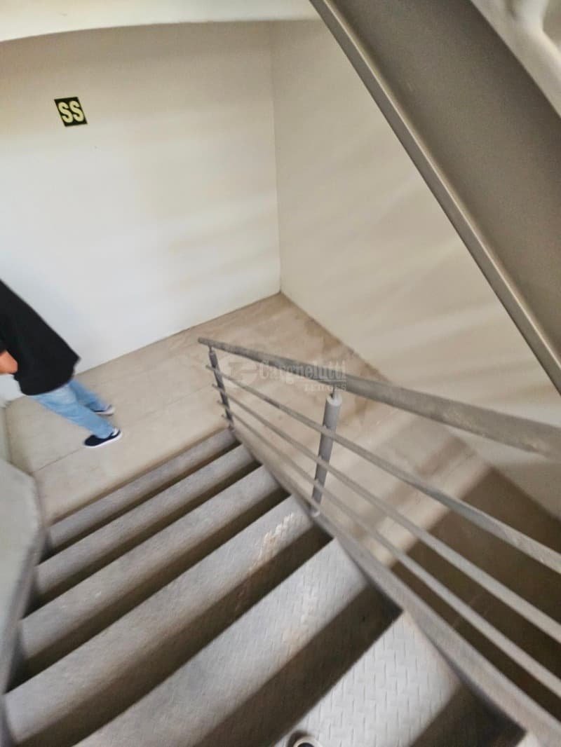 Foto 15 de 63: Comercial em leilão em Porto Alegre - RS, bairro Higienópolis — LOTE 001 Prédio na Rua Luzitana, 933, Higienópolis, Porto Alegre/RS