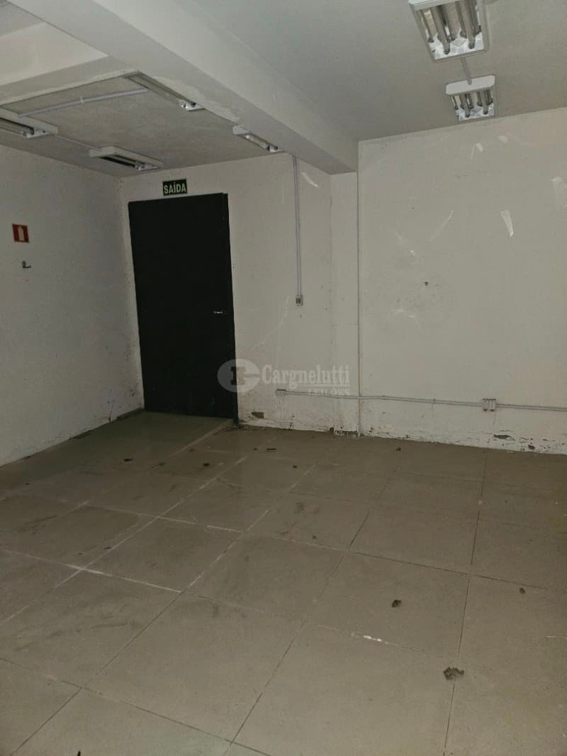 Foto 17 de 63: Comercial em leilão em Porto Alegre - RS, bairro Higienópolis — LOTE 001 Prédio na Rua Luzitana, 933, Higienópolis, Porto Alegre/RS